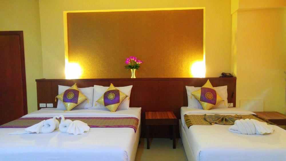 The Son Patong Beach Exterior foto