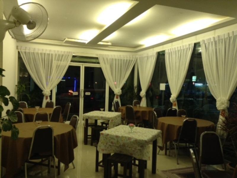 The Son Patong Beach Exterior foto