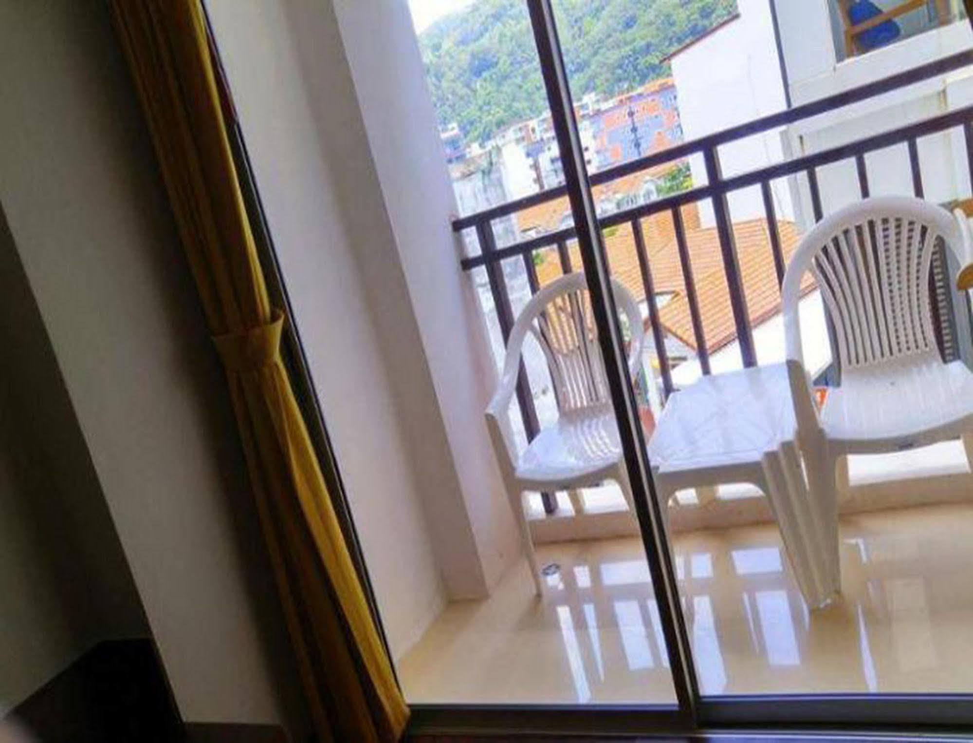 The Son Patong Beach Exterior foto