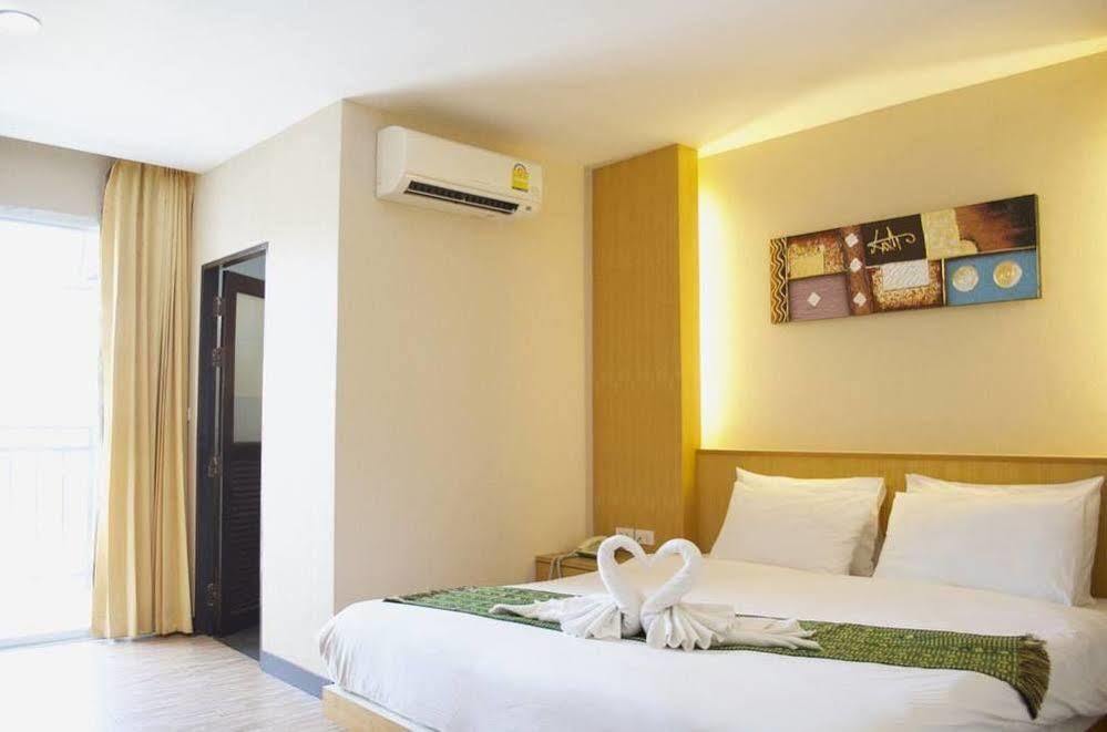 The Son Patong Beach Exterior foto