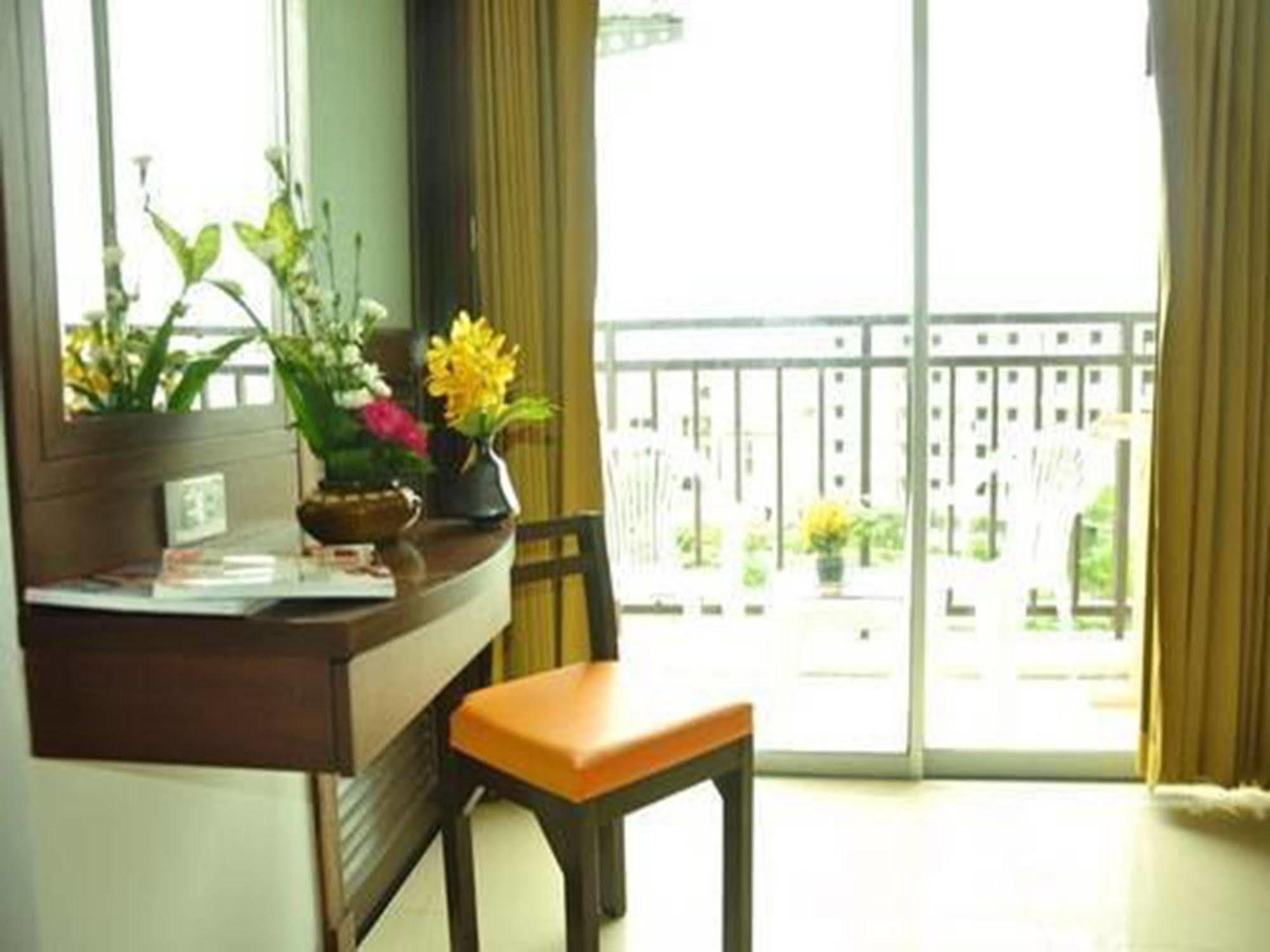 The Son Patong Beach Exterior foto